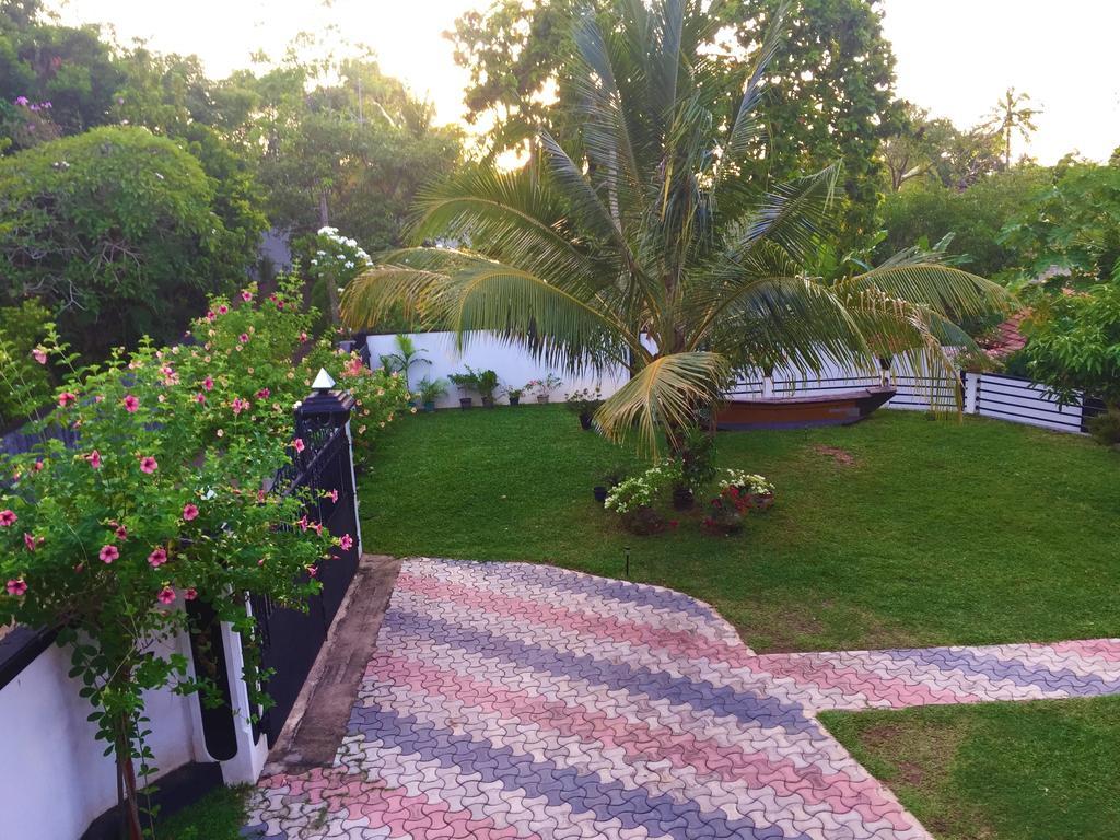 Villa Shanaya Hikkaduwa Exterior photo