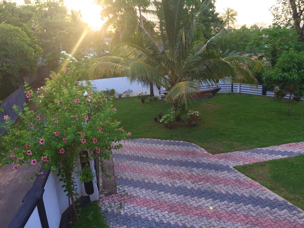 Villa Shanaya Hikkaduwa Exterior photo